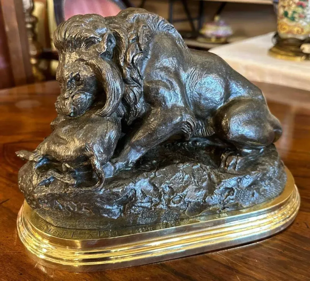 Bronze : Barye lion dévorant un sanglier